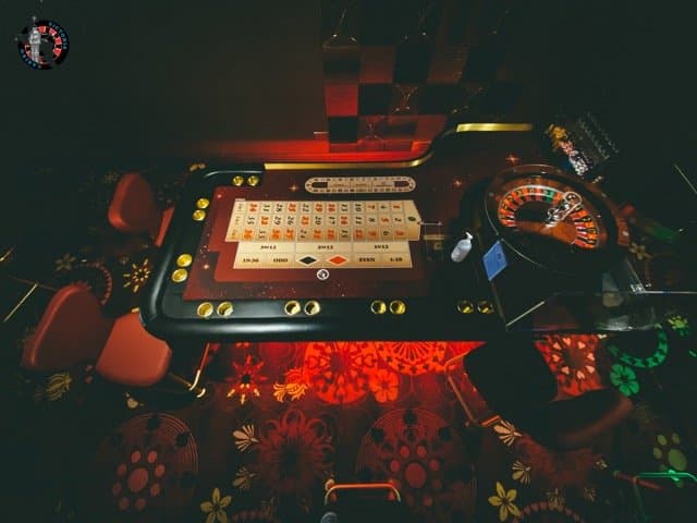 Vic's Bar interior